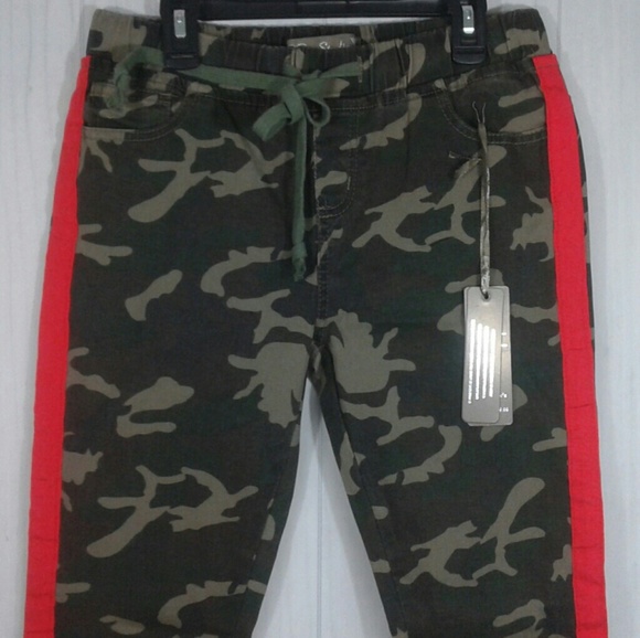 Roma studio Denim - NWT- skinny Camo pants